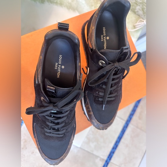 Louis Vuitton suede / monogram Run Away sneakers 36.6 - Picture 6 of 10